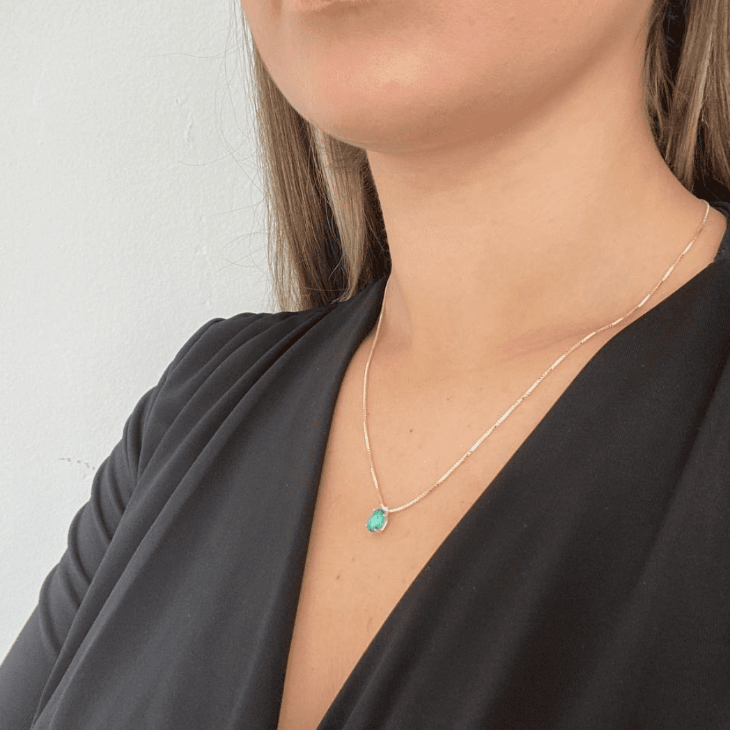 Colar de Prata Ponto de Luz Oval Verde