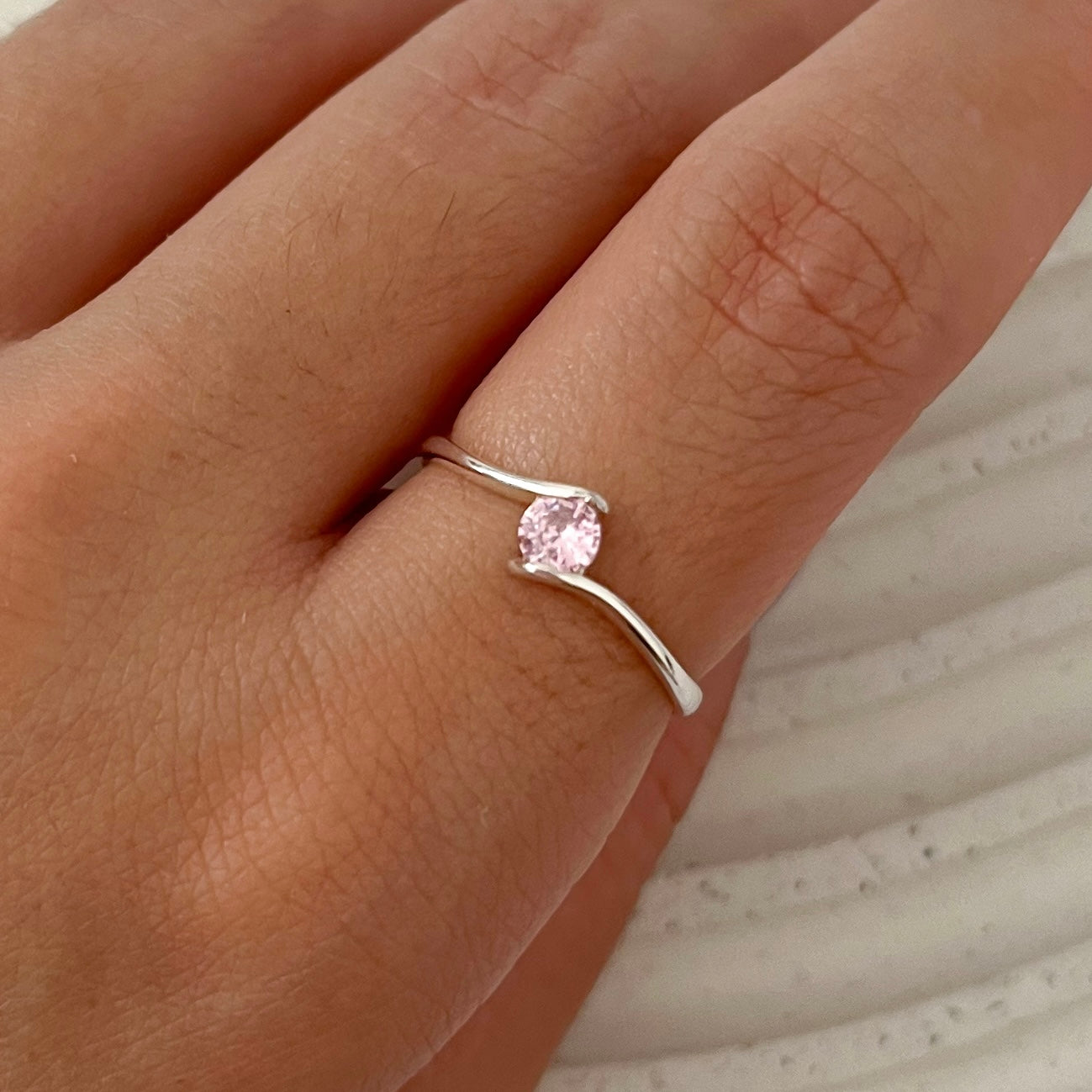 Anel de Prata Solitário Ondulado Rosa