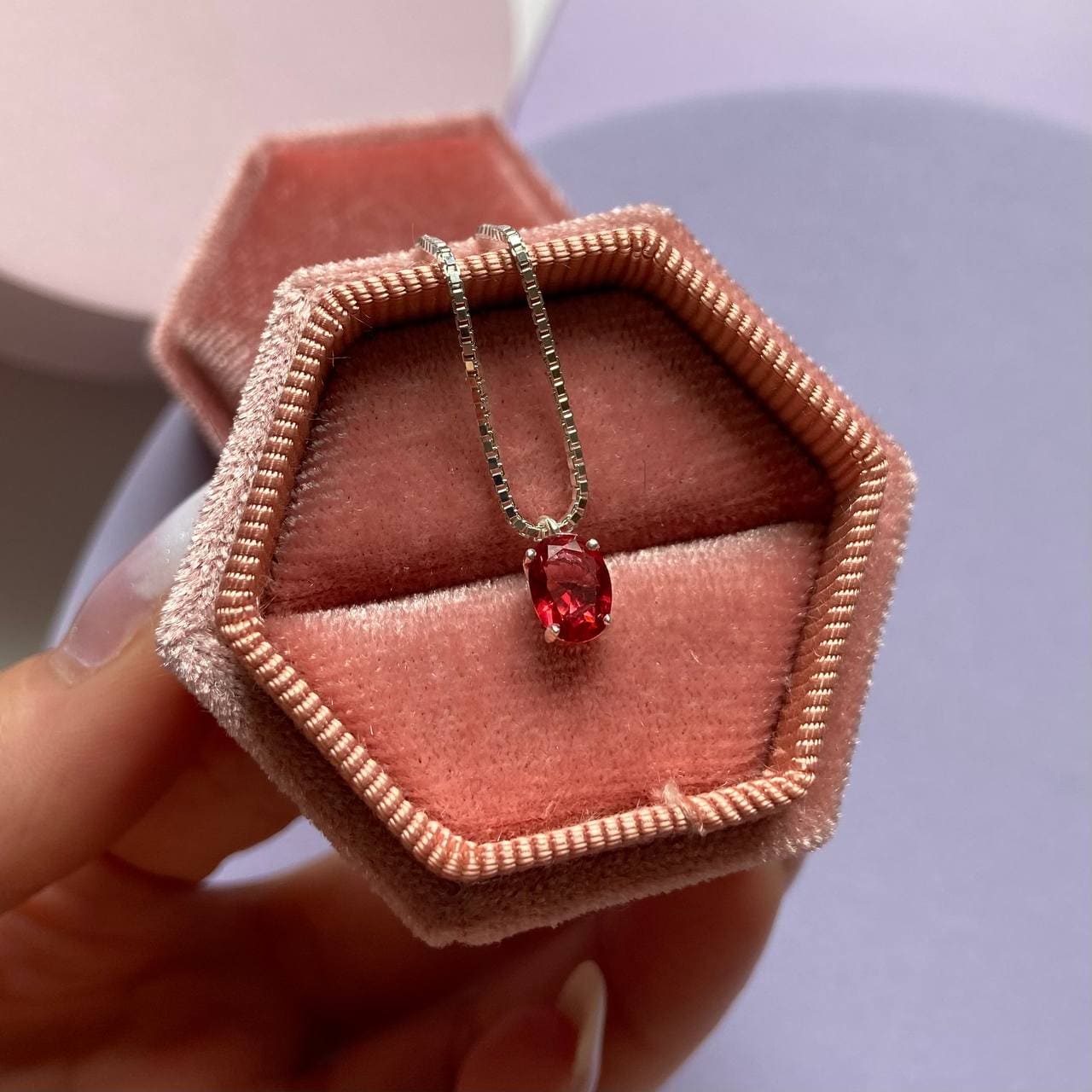 Colar de Prata Ponto de Luz Oval Vermelho