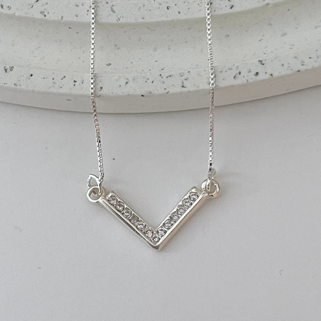 Pulseira de Prata Minimalista Cravejada