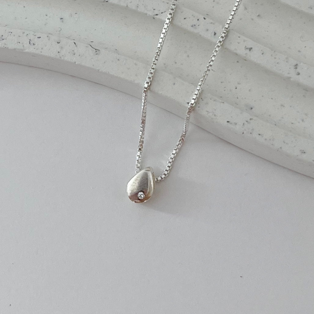 Colar de Prata Minimalista Gota